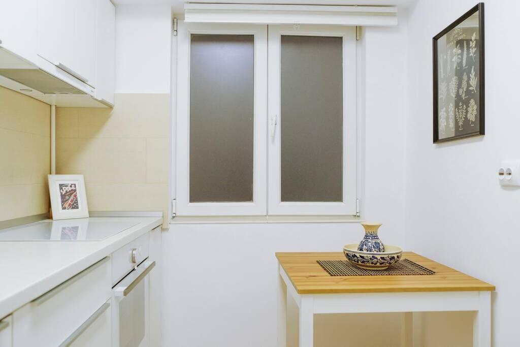 Elegant Vibes Apartment Next To Obor Market Bucareste Exterior foto