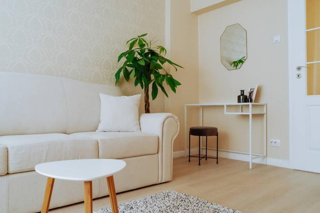 Elegant Vibes Apartment Next To Obor Market Bucareste Exterior foto